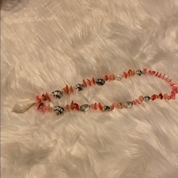 Shell necklace - Picture 3 of 3